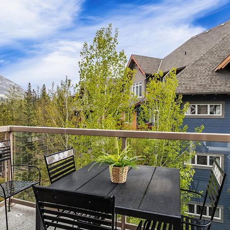 Charming 1 Bdrm Plus Loft With Views Managed By Little Sister Getaways Canmore Esterno foto